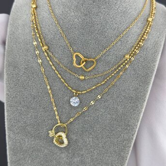 UB Wild 18K gold plated Stainless steel "Hearts" necklace